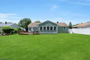 12 Evelyn Pl, East Hanover Township, NJ 07936 - Photo 18