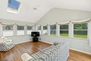 12 Evelyn Pl, East Hanover Township, NJ 07936 - Photo 8