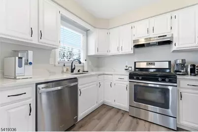 779 Riverside Ave #201, Lyndhurst Township, NJ 07071 - Photo 18