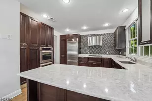 76 Schindler Way, Fairfield Twp., NJ 07004 - Photo 14