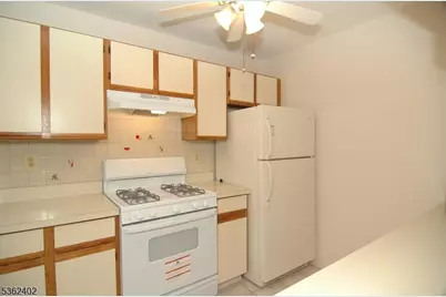 214 Stratford Pl, Bridgewater, NJ 08805 - Photo 6