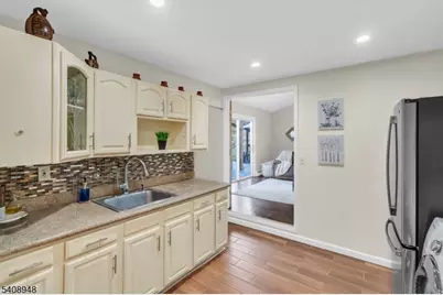 37 Schmitt Road, West Orange Township, NJ 07052 - Photo 8