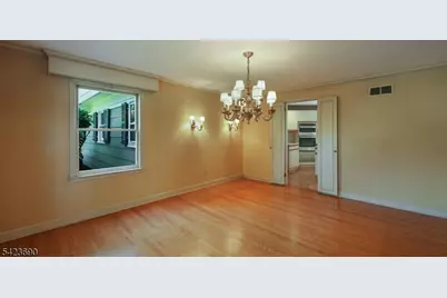 2278 Edgewood Ter, Scotch Plains Township, NJ 07076 - Photo 12