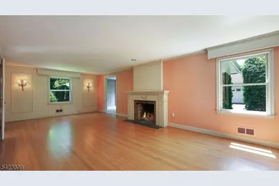 2278 Edgewood Ter, Scotch Plains Township, NJ 07076 - Photo 8