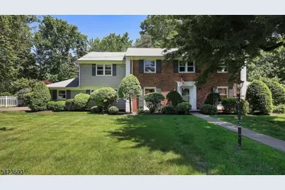 2278 Edgewood Ter, Scotch Plains Township, NJ 07076 - Photo 4