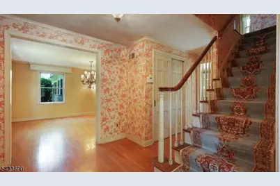 2278 Edgewood Ter, Scotch Plains Township, NJ 07076 - Photo 6