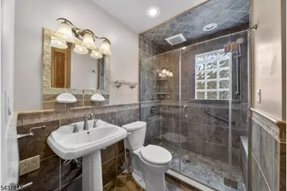 95 Pine St, Woodbridge Township, NJ 08830 - Photo 26