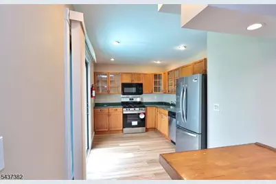 44 Christopher St #2, Montclair, NJ 07042 - Photo 12