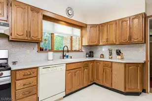 5 Pinewood Terrace, Fairfield, NJ 07004 - Photo 6