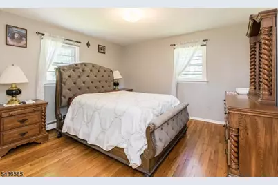 5 Pinewood Ter, Fairfield, NJ 07004 - Photo 20