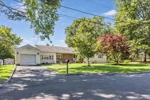 5 Pinewood Terrace, Fairfield, NJ 07004 - Photo 2