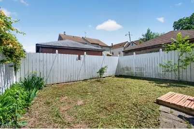 1089 E 23rd St, Paterson, NJ 07513 - Photo 32
