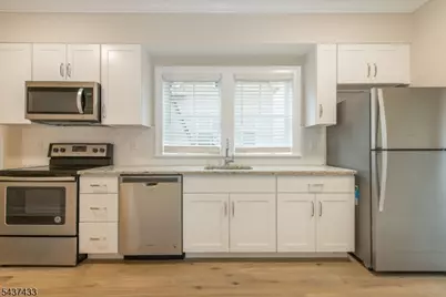 84 Auburn St, Paterson, NJ 07501 - Photo 6