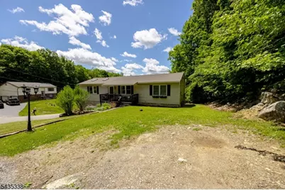 1 Bantry Ct, Vernon, NJ 07422 - Photo 4