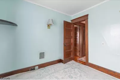 126 Berwyn St, Roselle Park, NJ 07204 - Photo 20