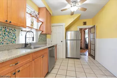 126 Berwyn St, Roselle Park, NJ 07204 - Photo 14