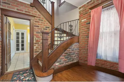 126 Berwyn St, Roselle Park, NJ 07204 - Photo 4