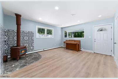 26 Rock Rd, West Milford, NJ 07480 - Photo 4