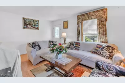 7 Washington Ave, Elmwood Park, NJ 07407 - Photo 10