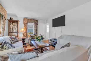 7 Washington Ave, Elmwood Park, NJ 07407 - Photo 6