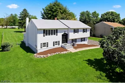 10 Red Oak Way, Bridgewater, NJ 08807 - Photo 2