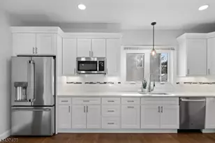 22B Arcadia Pl, Union Township, NJ 07088 - Photo 8