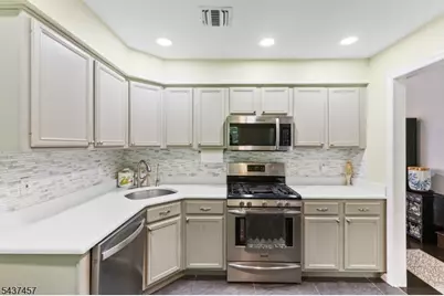 19 Schindler Dr, Rockaway Township, NJ 07866 - Photo 4