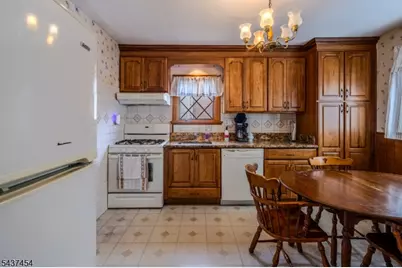 149 Strawberry Hill Ave, Woodbridge Township, NJ 07095 - Photo 8