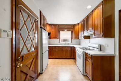 203 Charlton Ave, Lodi, NJ 07644 - Photo 8