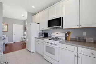 387 Victoria Dr, Bridgewater, NJ 08807 - Photo 10