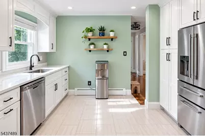 2 Center St, Butler, NJ 07405 - Photo 6