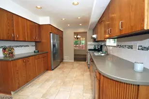 34 Delaware Ln, Branchburg Township, NJ 08876 - Photo 10