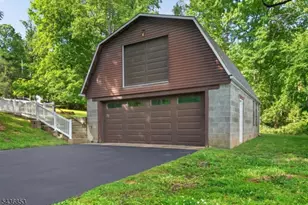 11 Orchard St, Lebanon Township, NJ 07830 - Photo 14