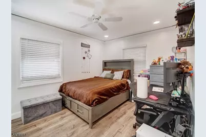 605 Crescent Dr, Bound Brook, NJ 08805 - Photo 12