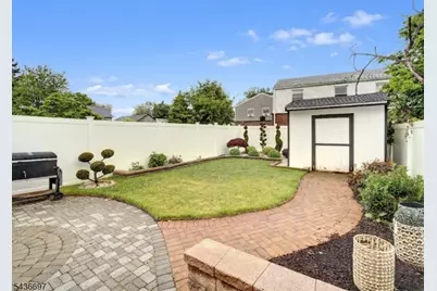 605 Crescent Dr, Bound Brook, NJ 08805 - Photo 24
