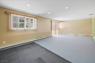 286 Gilbert Ave, Elmwood Park, NJ 07407 - Photo 16
