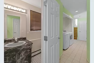 286 Gilbert Ave, Elmwood Park, NJ 07407 - Photo 10