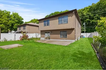 286 Gilbert Ave, Elmwood Park, NJ 07407 - Photo 18