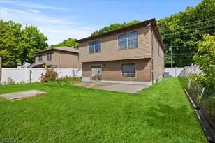286 Gilbert Ave, Elmwood Park, NJ 07407 - Photo 18