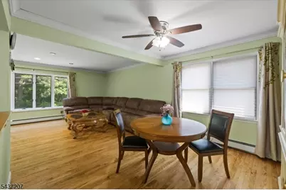 286 Gilbert Ave, Elmwood Park, NJ 07407 - Photo 6
