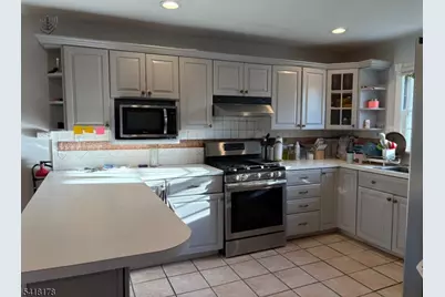 52 Oakwood Ave, Livingston, NJ 07039 - Photo 4