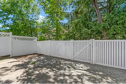 34 Topaz Dr, Franklin Township, NJ 08823 - Photo 32
