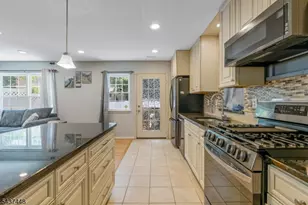 34 Topaz Dr, Franklin Township, NJ 08823 - Photo 10