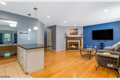 34 Topaz Dr, Franklin Township, NJ 08823 - Photo 14