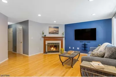 34 Topaz Dr, Franklin Township, NJ 08823 - Photo 16