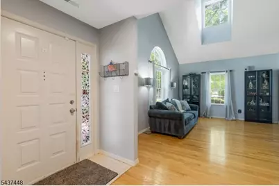 34 Topaz Dr, Franklin Township, NJ 08823 - Photo 4