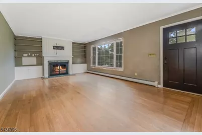 10 Tamarack Rd, Mount Olive, NJ 07828 - Photo 2