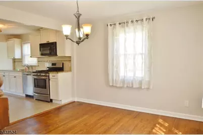 35 Troy Rd, East Hanover Township, NJ 07936 - Photo 4