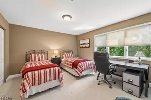 32 Meadowview Ln, Berkeley Heights Township, NJ 07922 - Photo 12