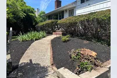 71 Walnut Ave, Franklin Township, NJ 08873 - Photo 2